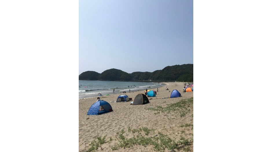 砂浜のテント